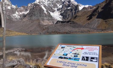Ausangate 7 Lagoons Full-Day Trek