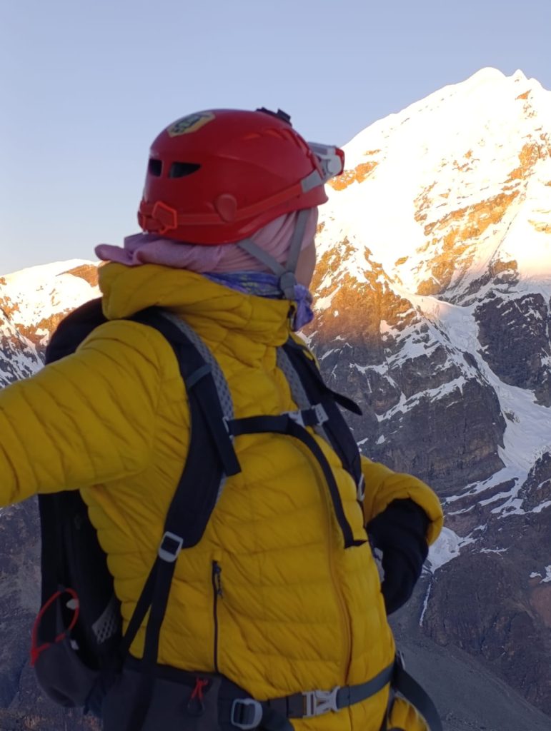 Easy mountain expedition near Ausangate with glacier views