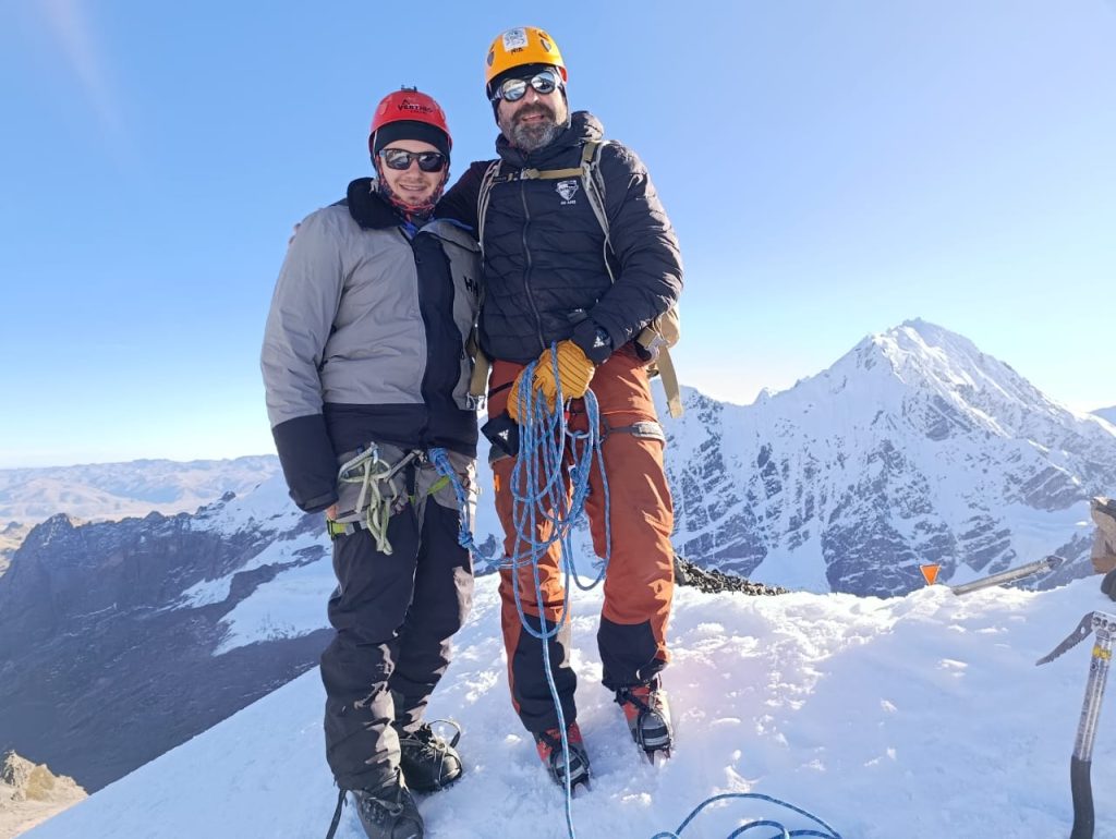 Jampa Climb – 5,500 m Easy Mountain Expedition near Ausangate