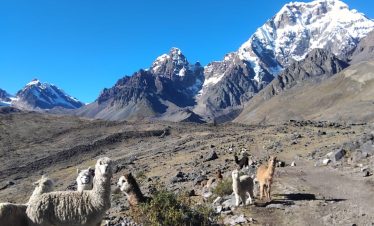 Panoramic view of the Ausangate mountain during 7 lagoons trek