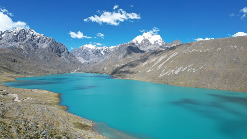 Turquoise Lake Singrenacocha – Full-Day Trek