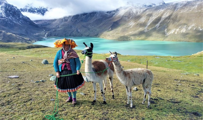 Wildlife in Ausangate Trek: Animals & Scenic Landscapes